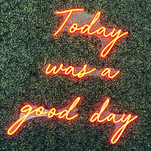 Meet your Posher, Jessica - Picture 2 of 14